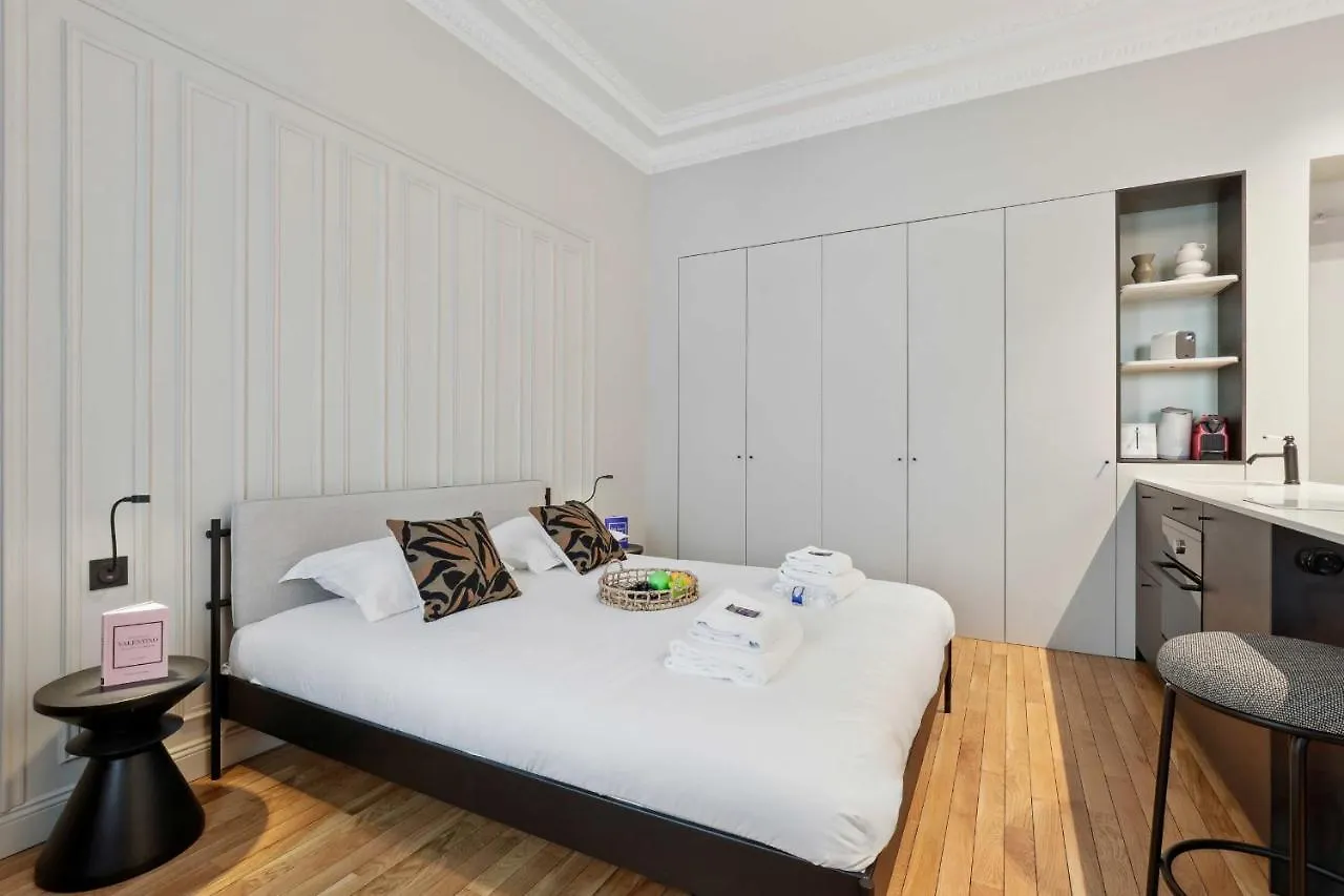 Interior Design & Small Pool - Apartment 2P - Monceau París 0*,